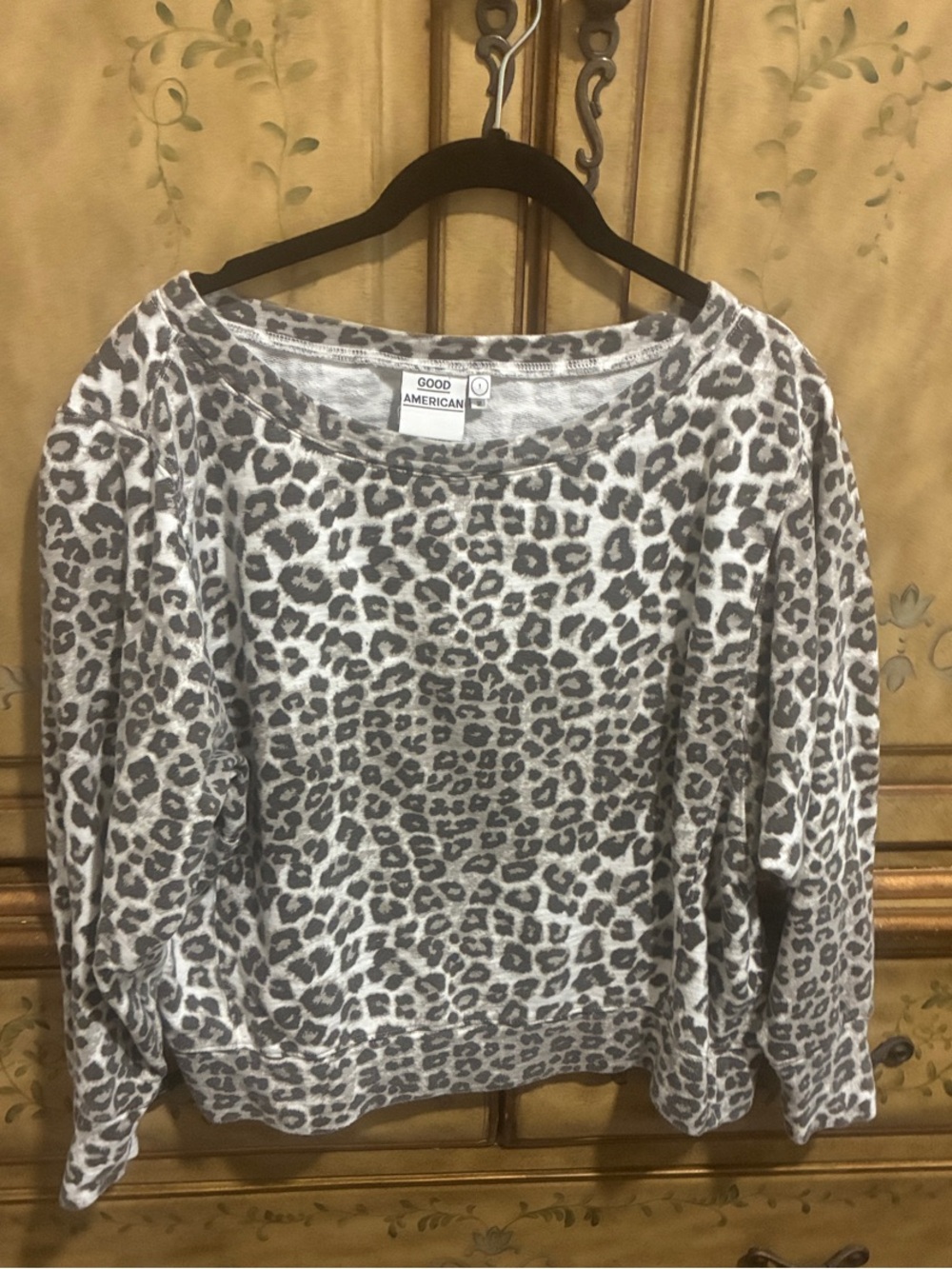 Good American Grey Leopard Print Pullover Sweatshirt
